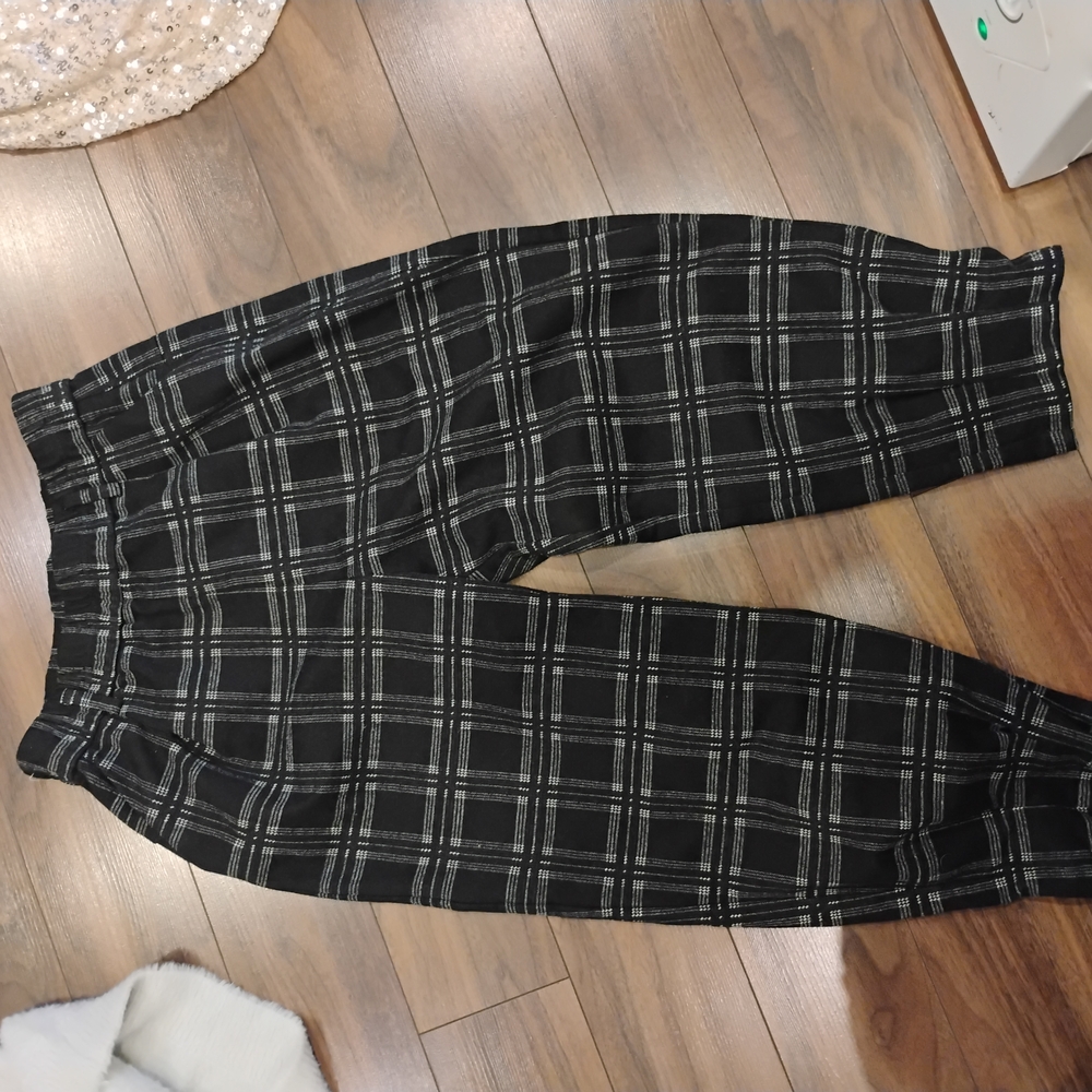 Plaid Black Cropped Pants